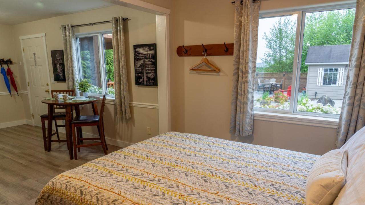 Wild Pacific Guest Suites Ucluelet Eksteriør billede